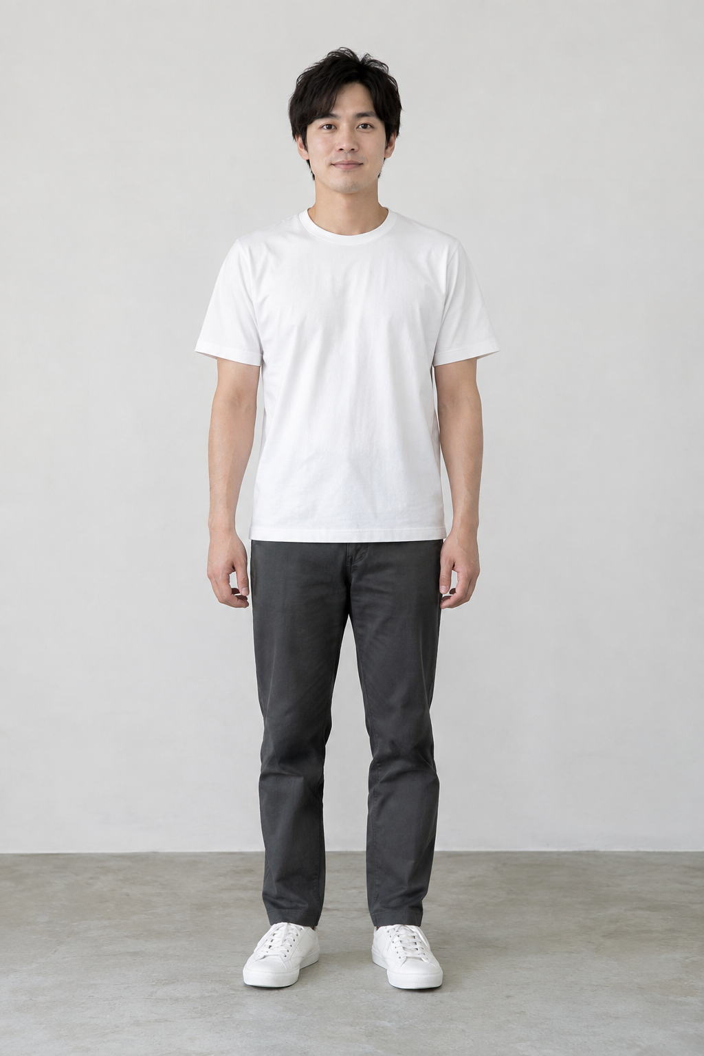 ChatGPTのバーチャル試着検証に使った白いTシャツ姿の架空人物画像